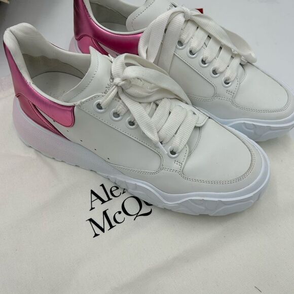 Women’s Alexander McQueen low top metallic sneaker size 38 made in Italy - Picture 3 of 12